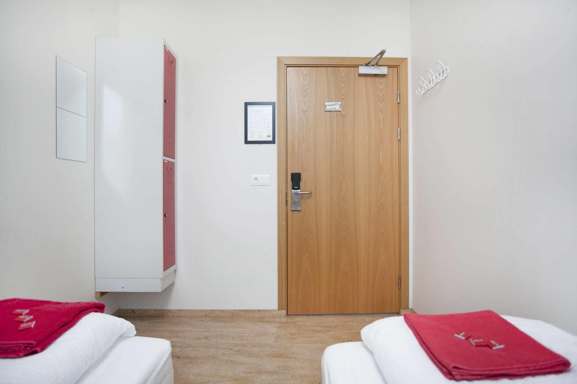 Bus Hostel Reykjavik - Reykjavik Terminal Eksteriør bilde